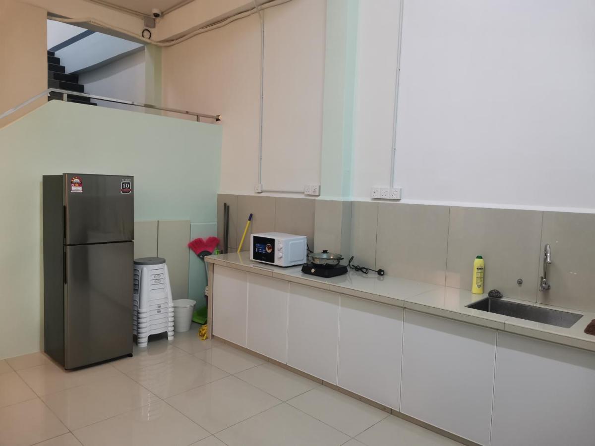 Color Mixed Home Hostel George Town Buitenkant foto