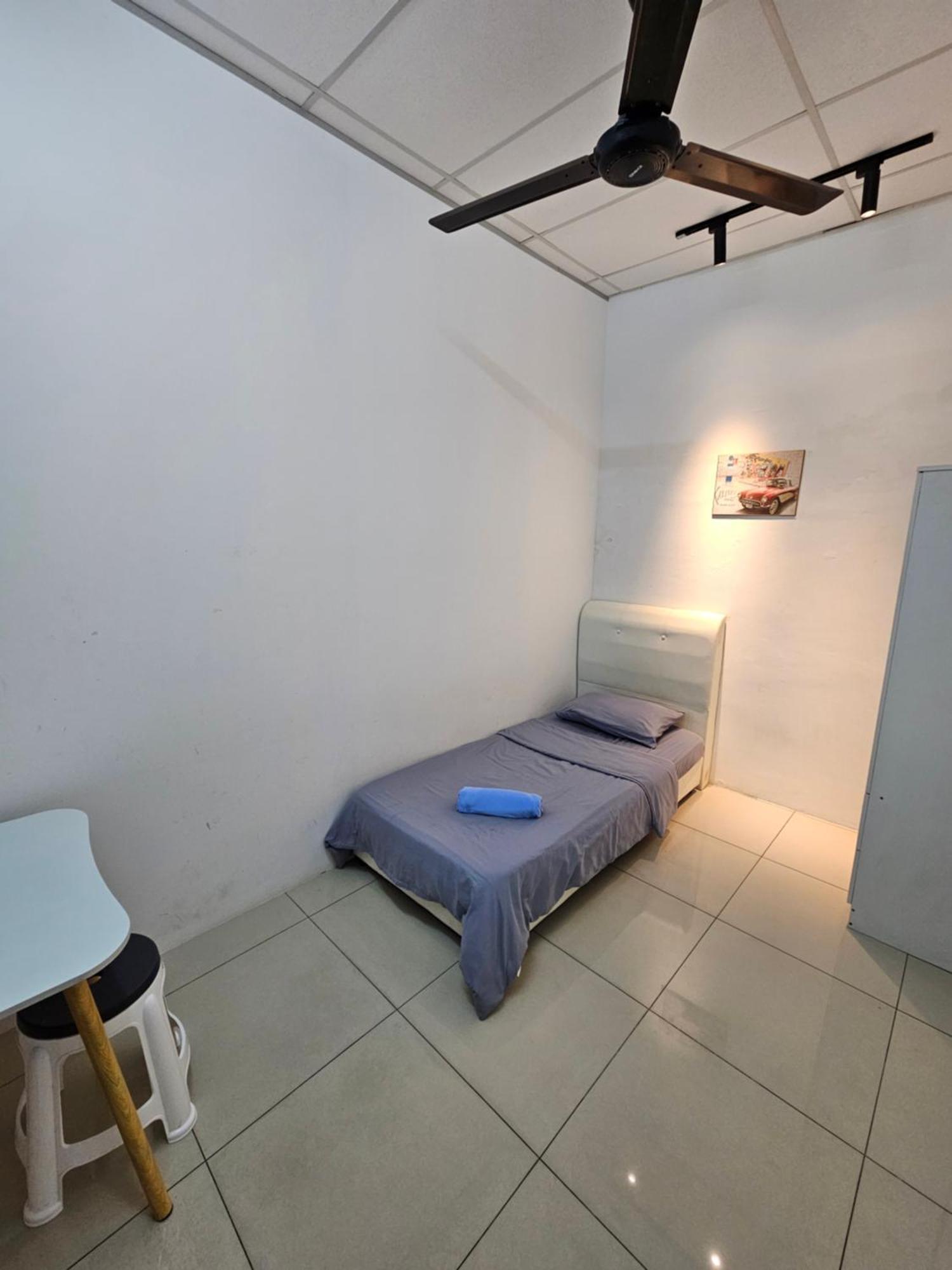 Color Mixed Home Hostel George Town Buitenkant foto