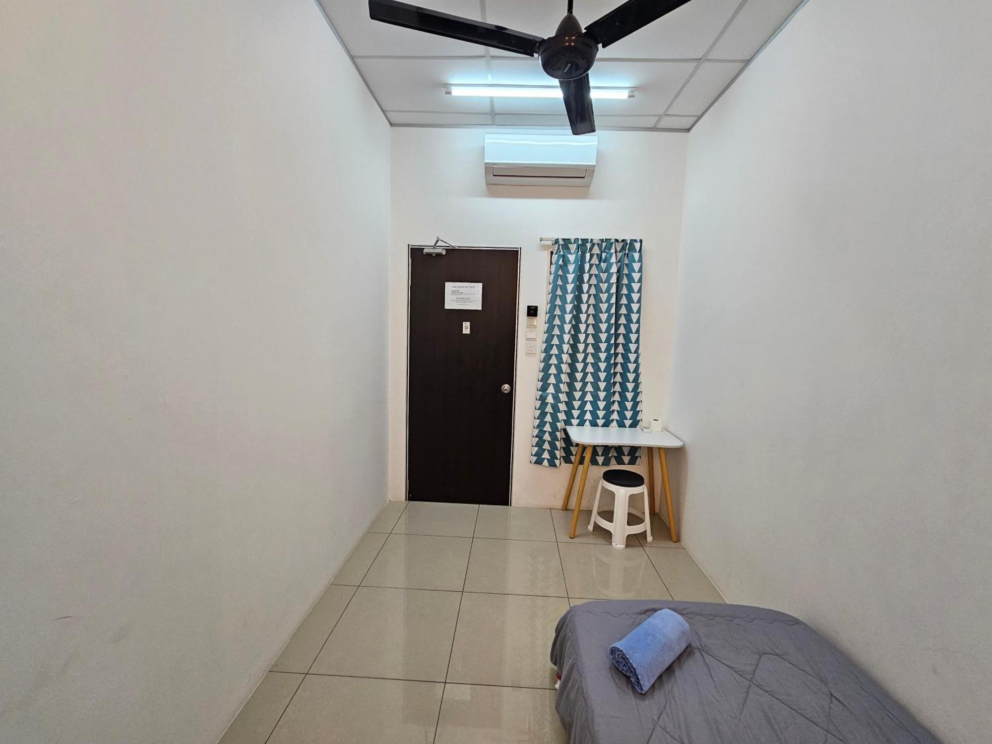 Color Mixed Home Hostel George Town Buitenkant foto
