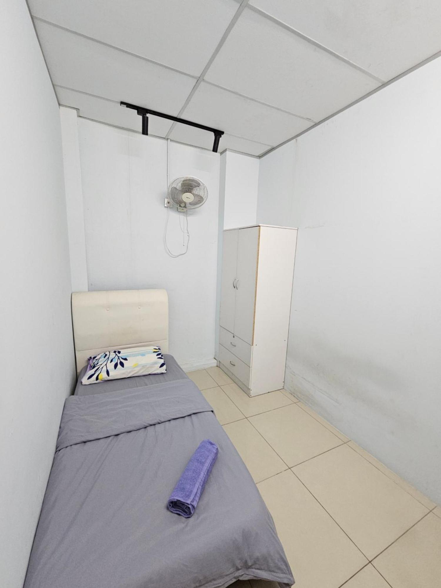 Color Mixed Home Hostel George Town Buitenkant foto