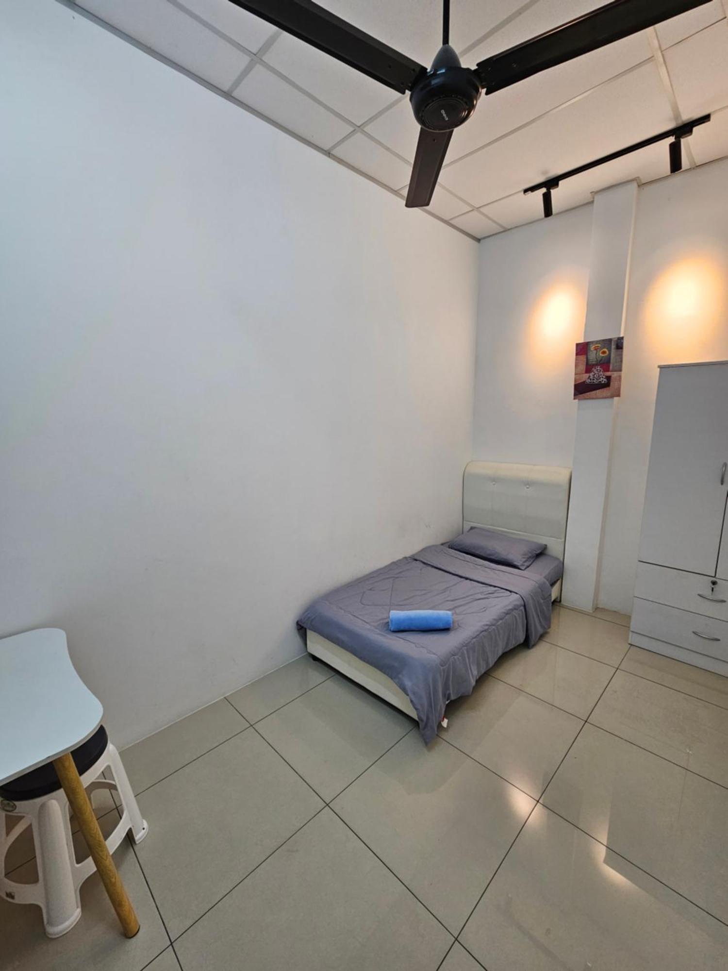 Color Mixed Home Hostel George Town Buitenkant foto