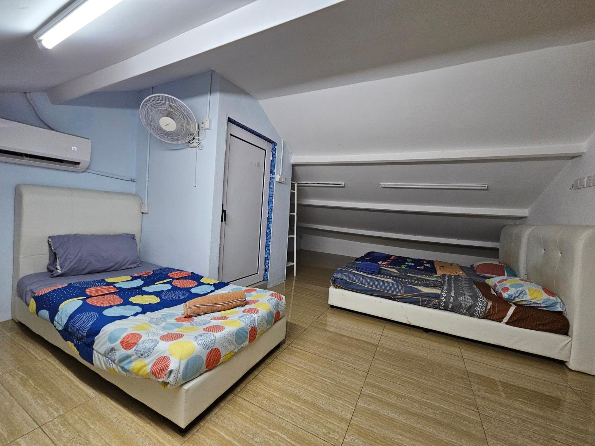 Color Mixed Home Hostel George Town Buitenkant foto