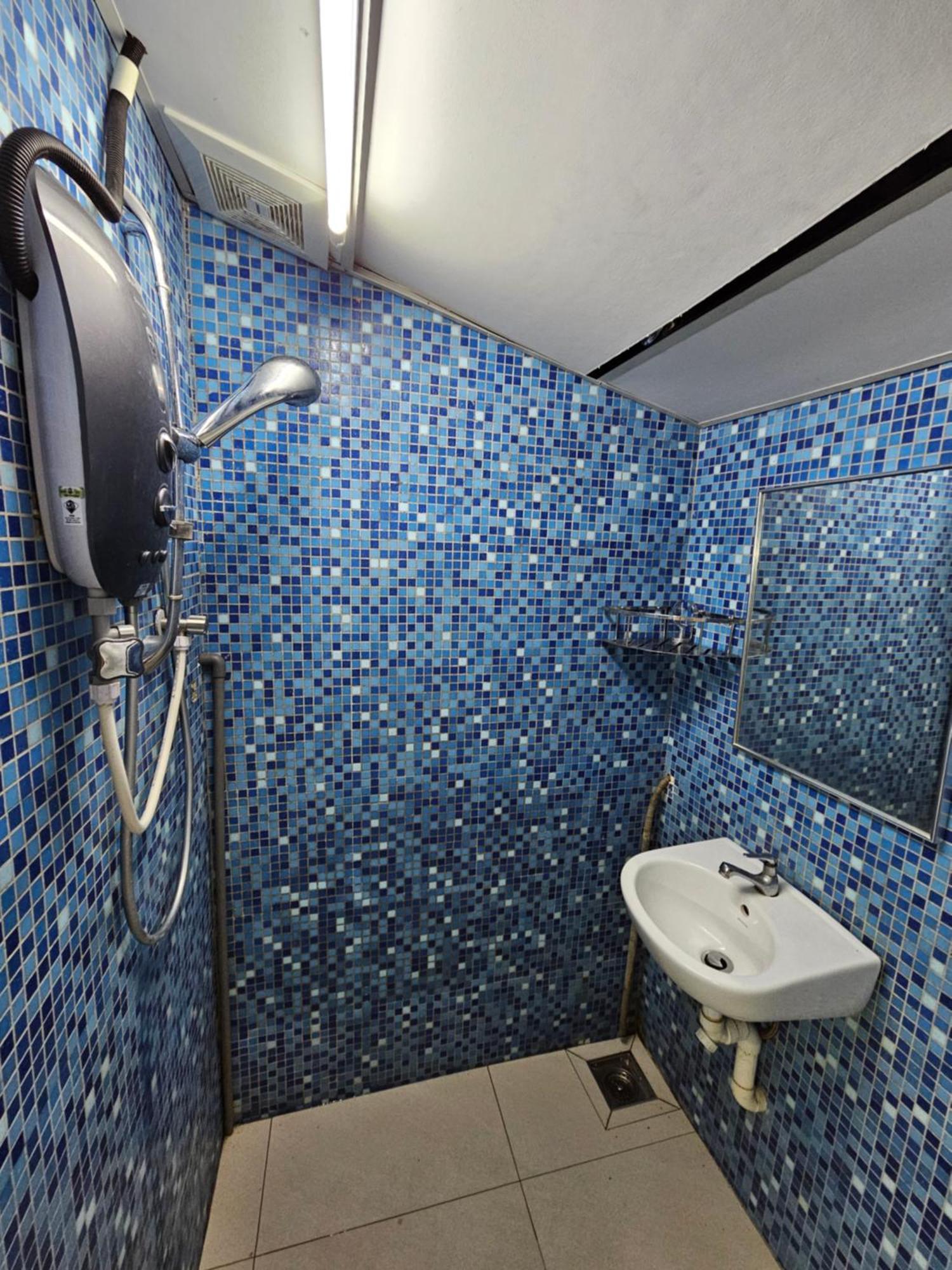 Color Mixed Home Hostel George Town Buitenkant foto