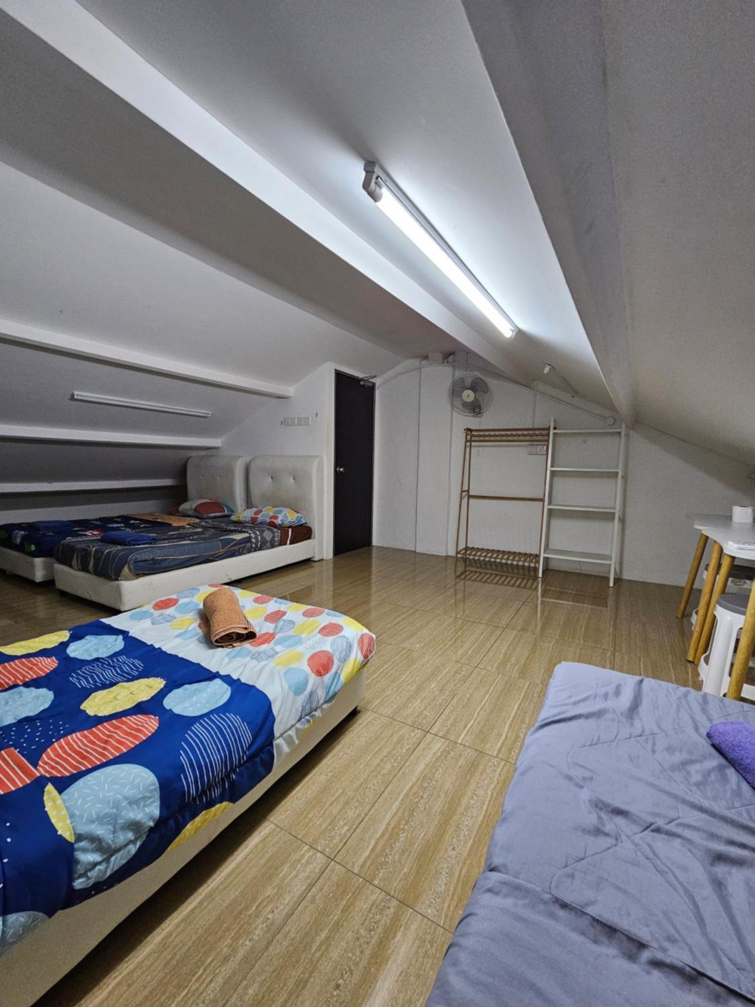 Color Mixed Home Hostel George Town Buitenkant foto